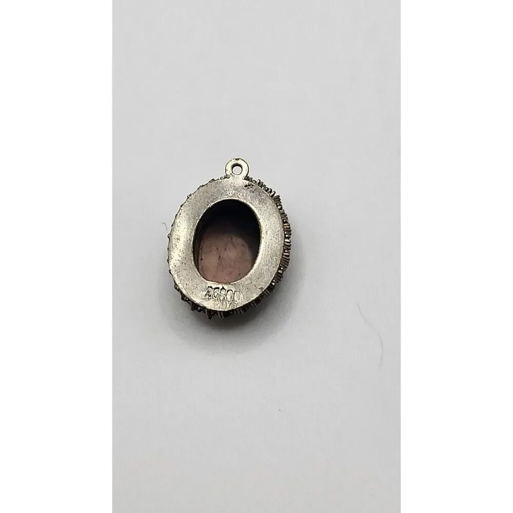 True Vintage Carved Mother of Pearl Cameo Pendant Stamped 26800 .75in